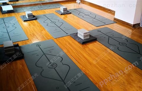 智能健身垫激光刻花机 瑜伽垫图案激光雕刻